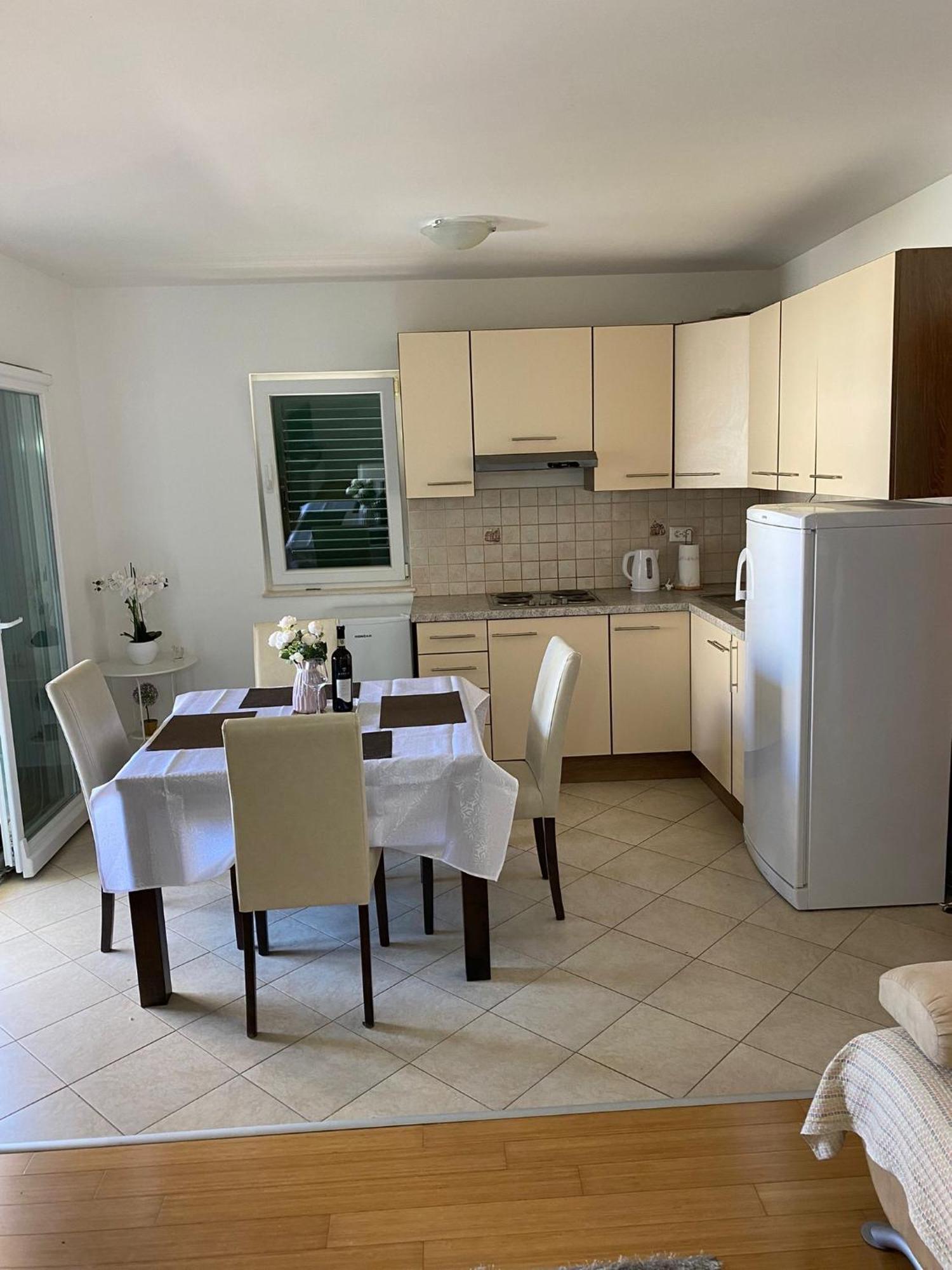 Apartman Emil Supetar Exterior foto