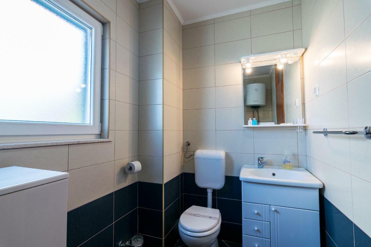 Apartman Emil Supetar Exterior foto